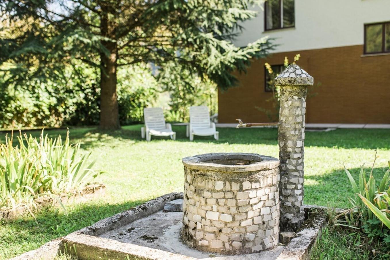 Vila Labod, Unique Villa At The Lake Most na Soči Esterno foto