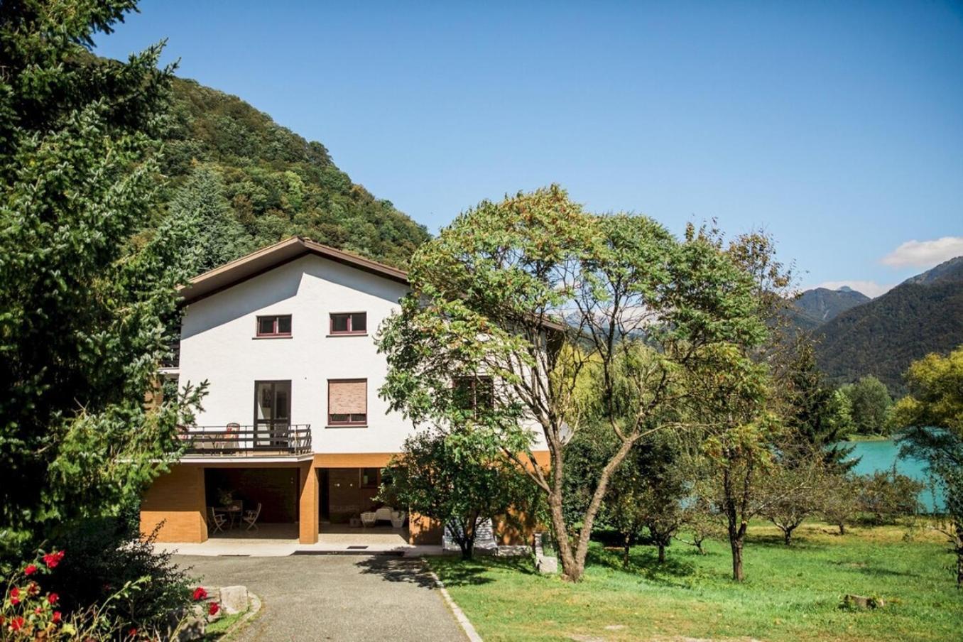 Vila Labod, Unique Villa At The Lake Most na Soči Esterno foto